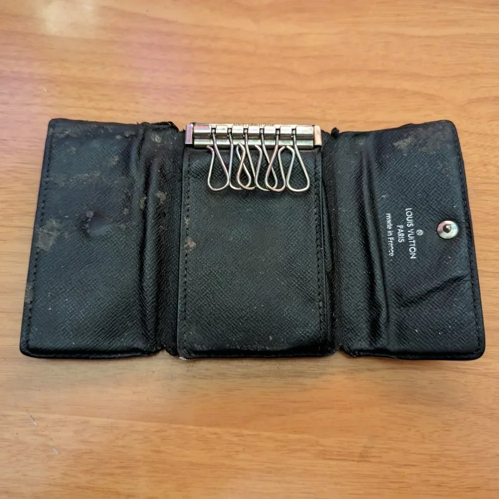 Louis Vuitton Damier Key Holder/Wallet #1599💥PRICE DROP💥